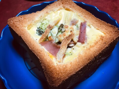 簡単！パンでキッシュ！旬の野菜アスパラを閉じ込める